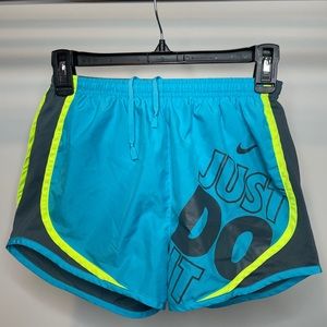 NIKE Shorts - Size XSMALL